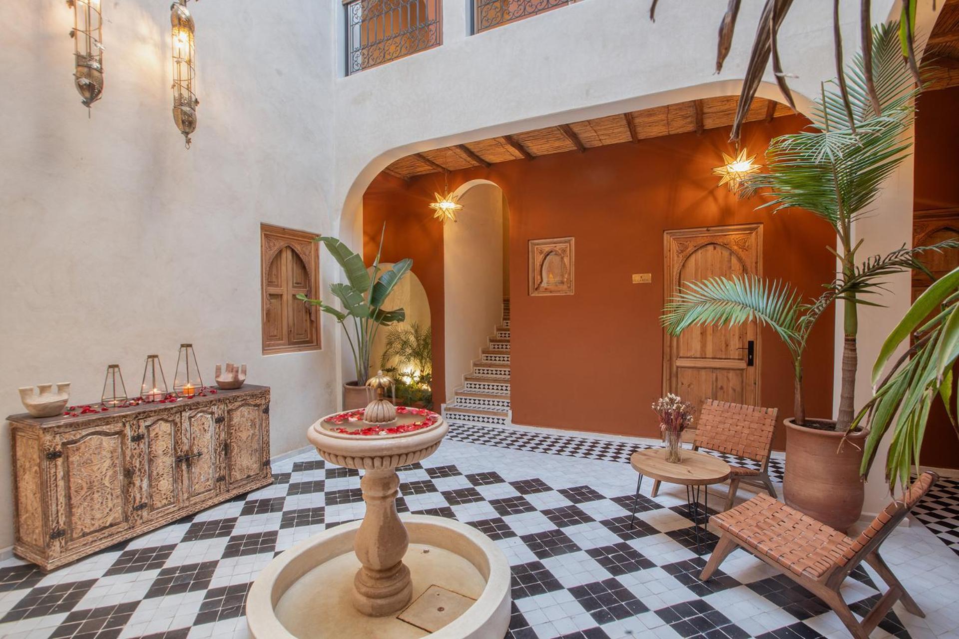Tassili Boutique Hotel *